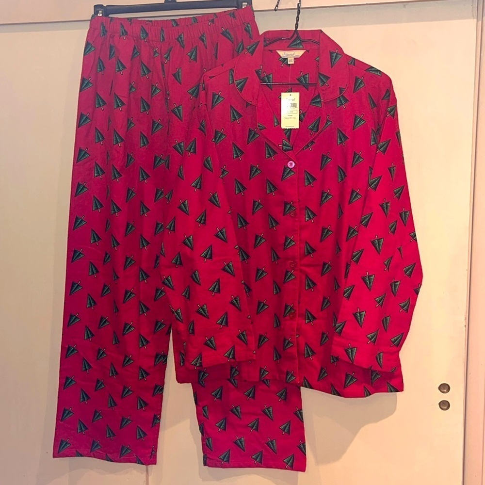 Leveret women’s size XXL red flannel pajama set with Christmas trees 100% cotton